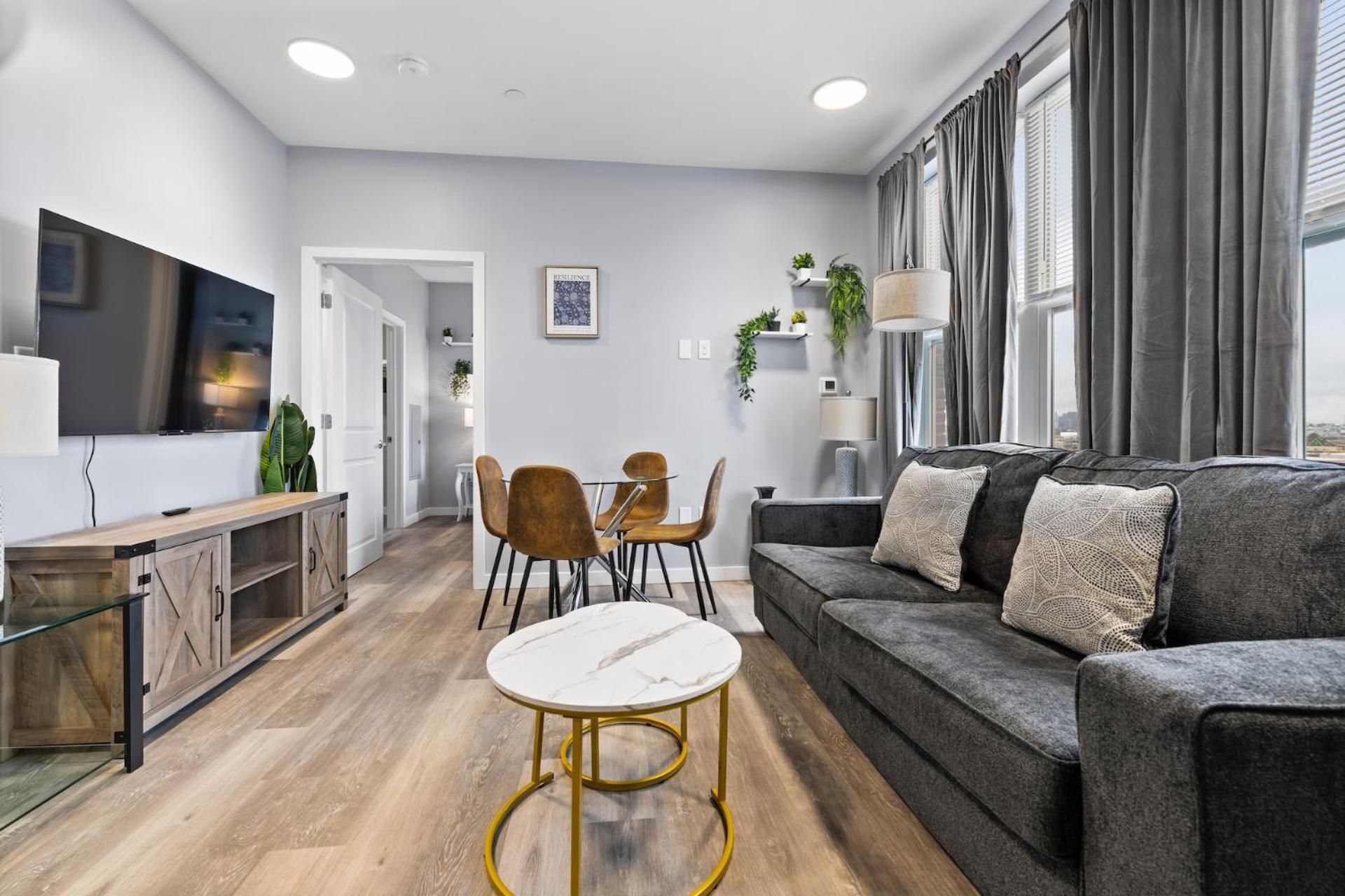 Everett Furnished Apartments Near Encore חדר תמונה